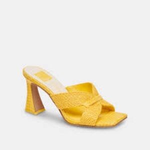 NEW DOLCE VITA NITRO Raffia Heel. Size 8.5 in Yellow. Never been worn.